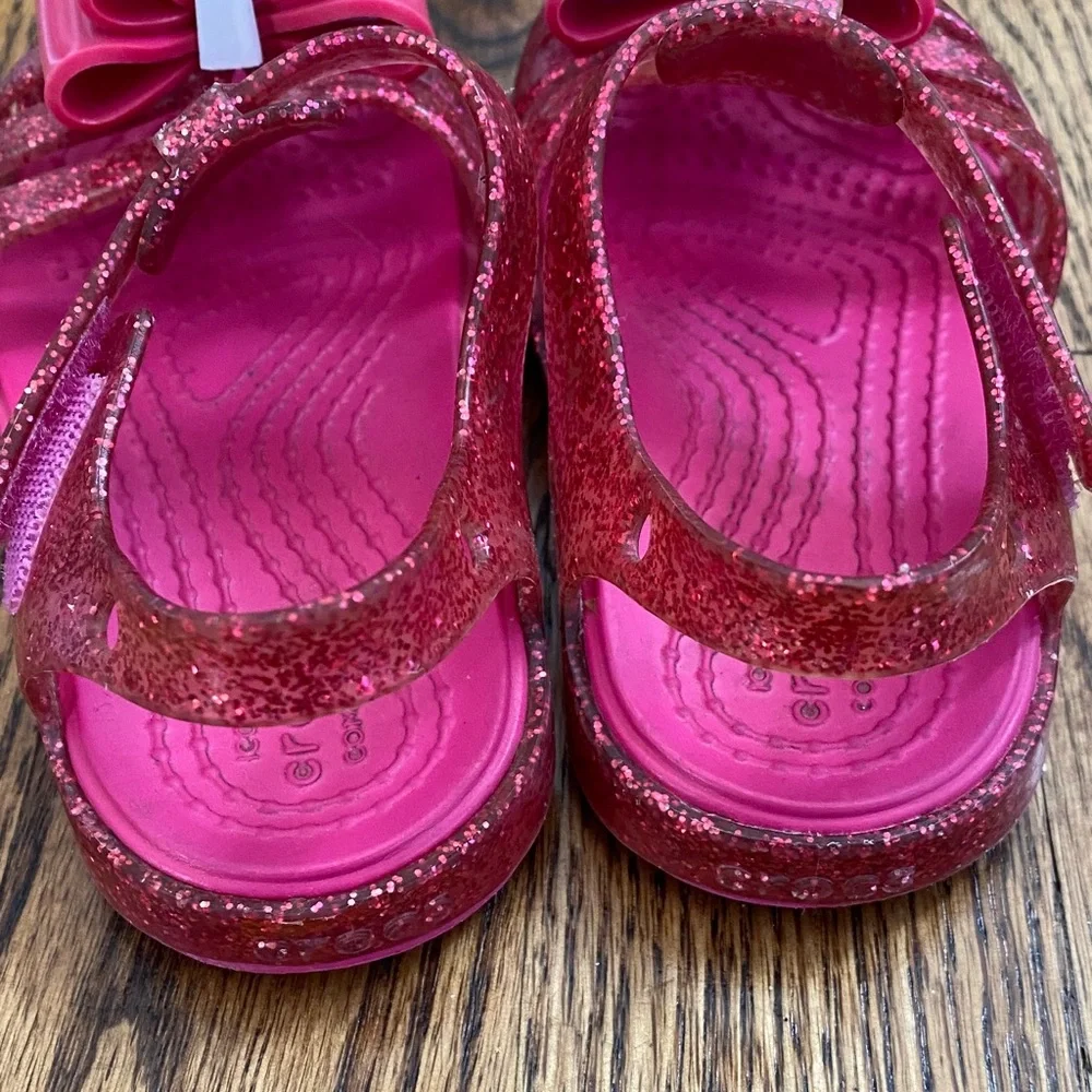 Pink glitter Crocs Isabella bow sandals, size 6. Excellent condition ships quick - Picture 5 of 12